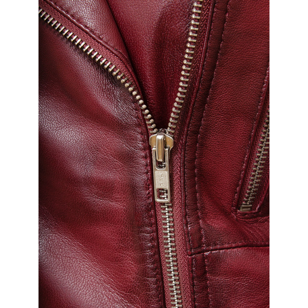 WOMEN'S BURGUNDY LEATHER BIKER JACKET: COCOA-3