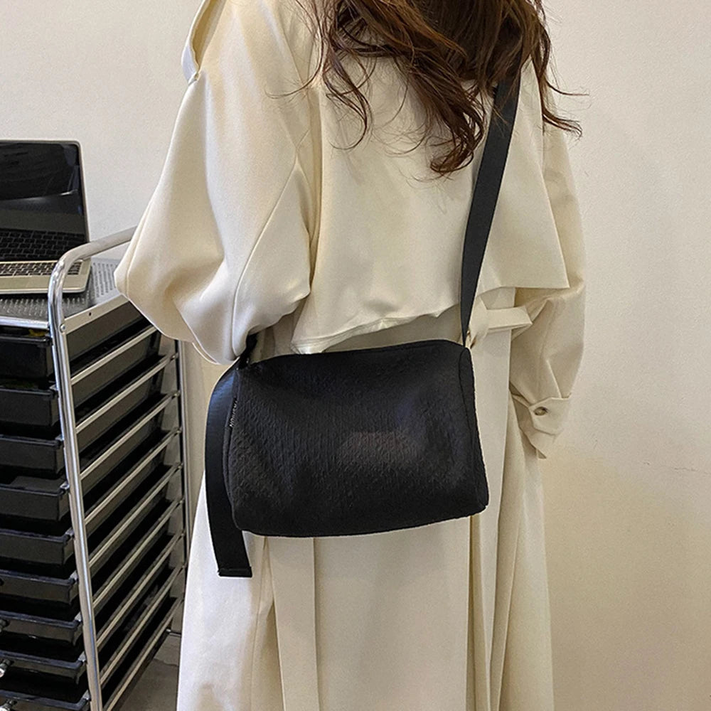 Large-capacity Shoulder Bag Women's Fashion Simple Commuter Messenger Tote Bag Handbags Pillow Shaped Satchel Bucket Bag