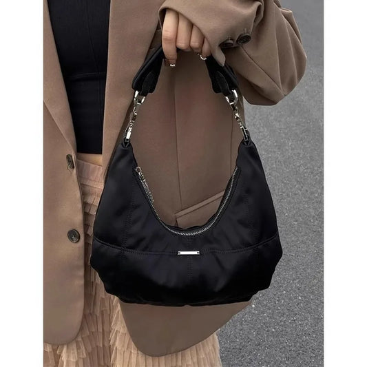 Mode Trendy Dame Skuldertasker Casual Kvinde Nylon Hobo Tasker Små sorte Håndtasker Vintage Dame Underarm Tasker 2024 Ny