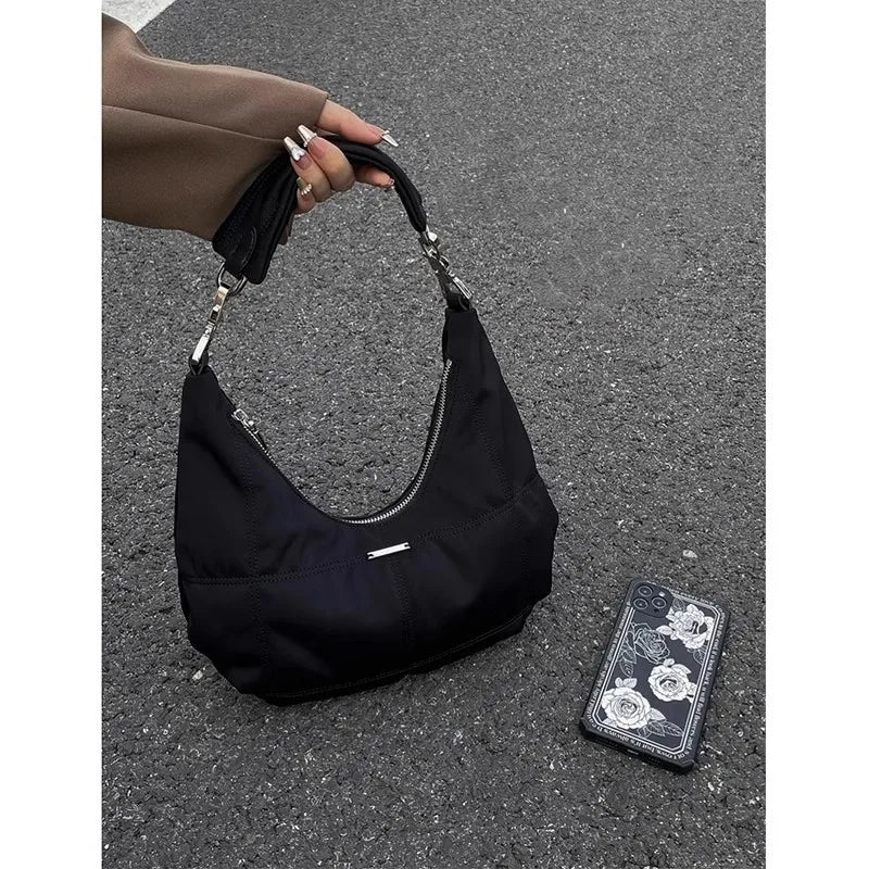 Mode Trendy Dame Skuldertasker Casual Kvinde Nylon Hobo Tasker Små sorte Håndtasker Vintage Dame Underarm Tasker 2024 Ny